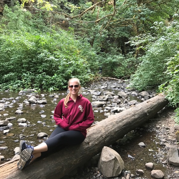 Meet your Posher, Caron - Picture 3 of 5